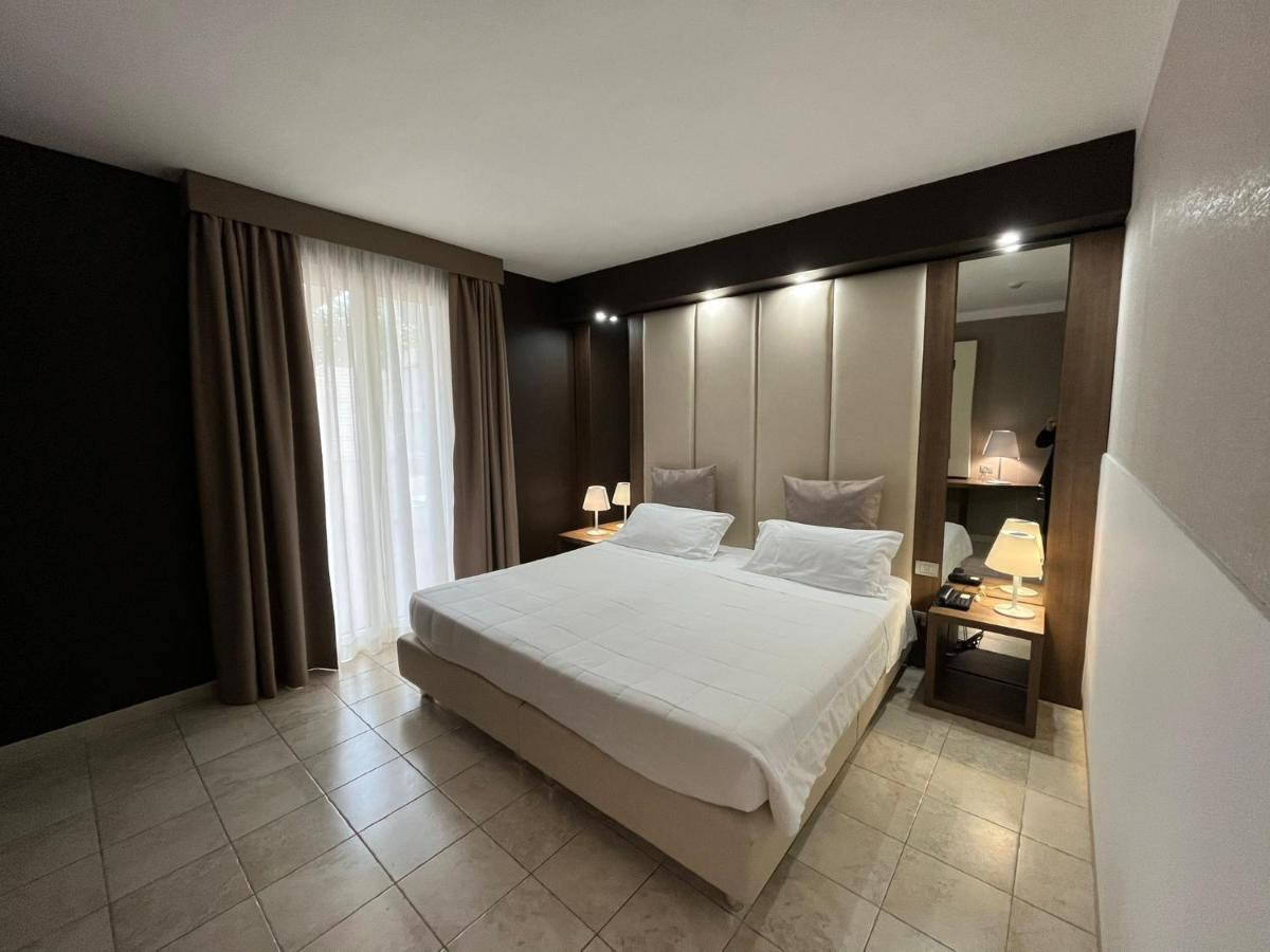 Hotel Lafayette Giovinazzo Kültér fotó